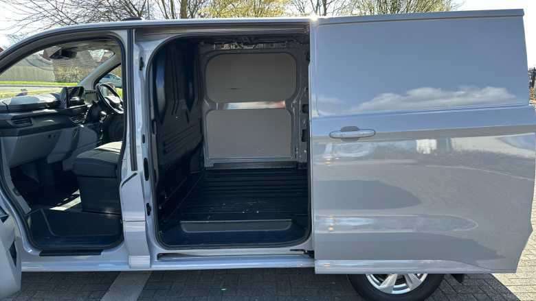 Ford Transit Custom 300 L1 Diesel Fwd 2.0 EcoBlue 136ps H1 Van Limited